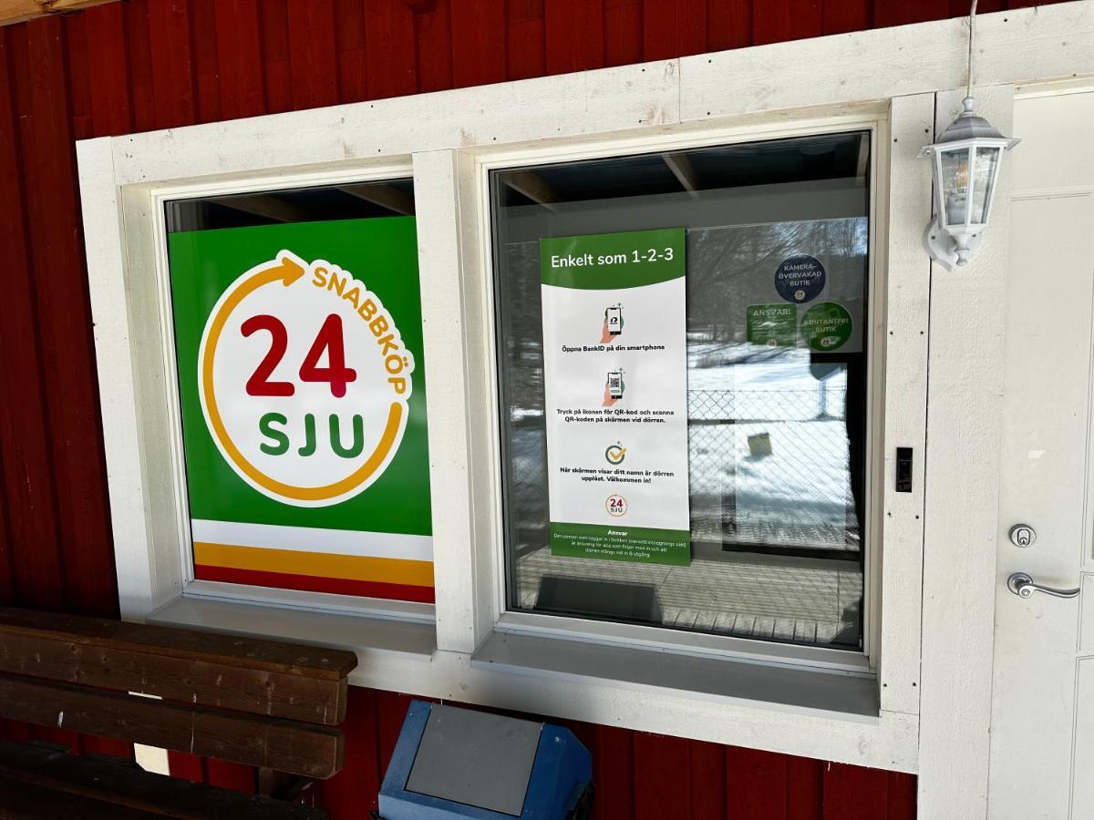 Ljungaverk Takvaning Med Ekgolv Och Badkar Naera Aelven Εξωτερικό φωτογραφία